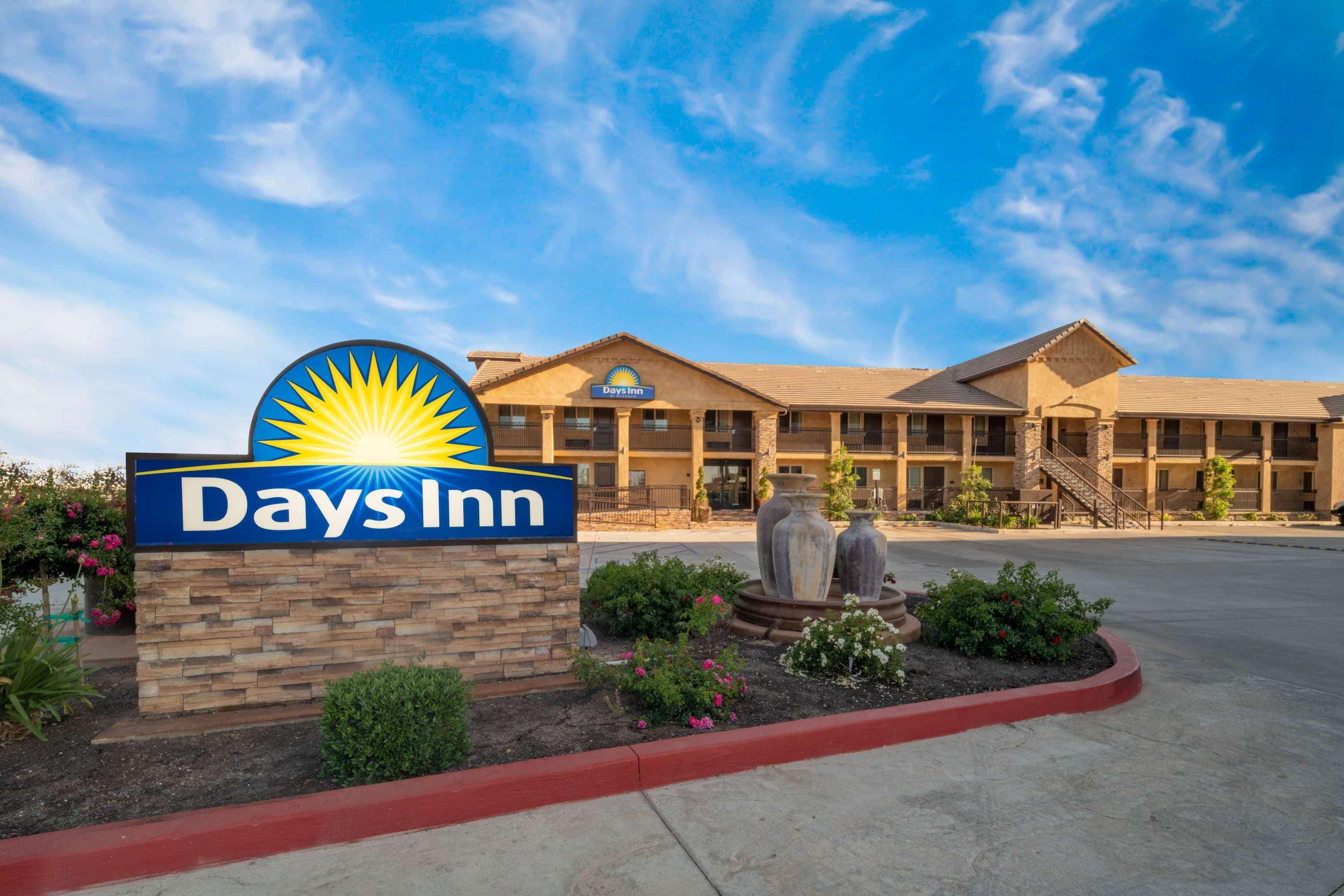 Days Inn By Wyndham Galt - Elk Grove South Exterior foto